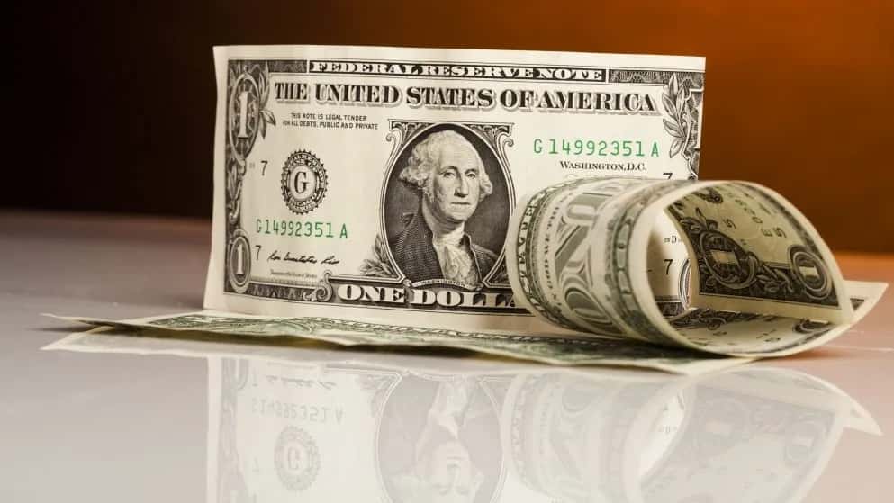 Dólar blue imparable: escaló $60 en dos días y alcanzó un récord de $1.425