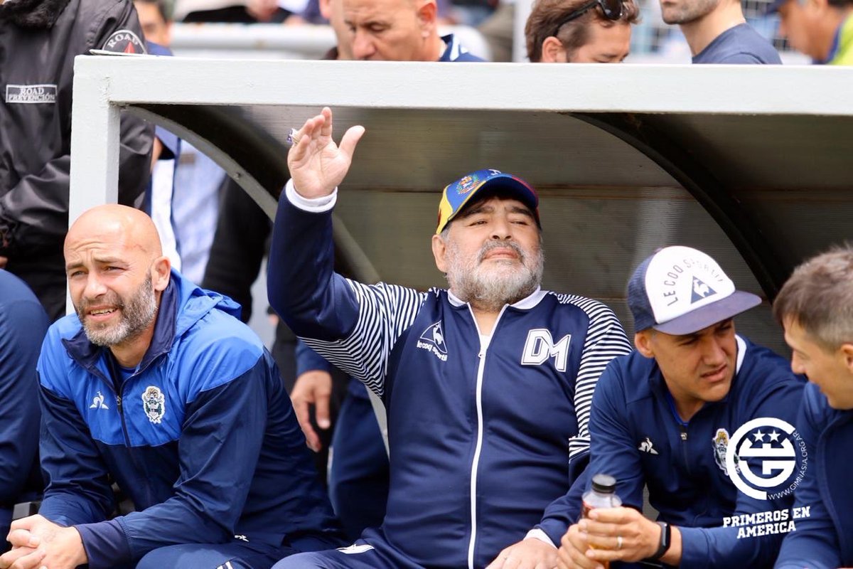 Maradona expresó su dolor en las redes tras renunciar
