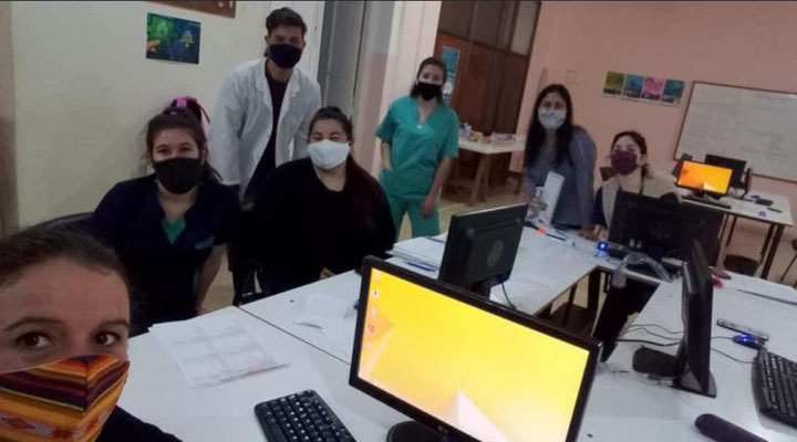 El trabajo de lunes a lunes de los voluntarios del Nodo Epidemiológico del Hospital Centenario