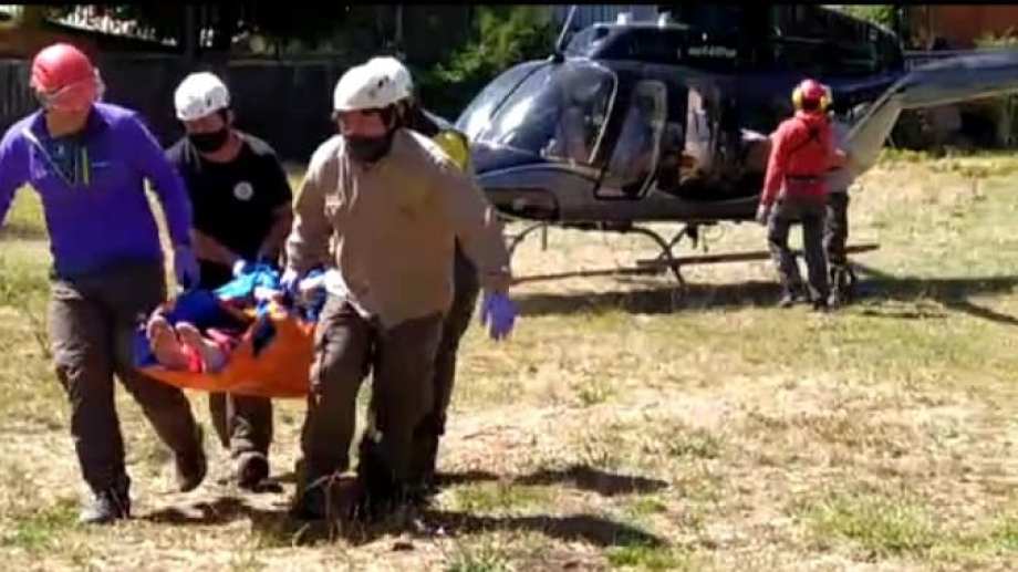 Por derrumbe de rocas en el Volcán Lanín,  hubo dos gualeguaychueses heridos 