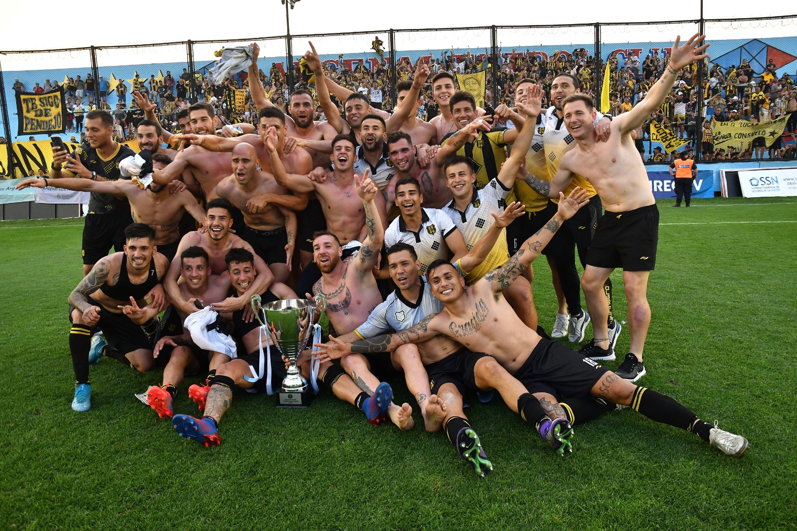 Federal A: Deportivo Madryn Logró Un Ascenso Histórico Al Nacional ...